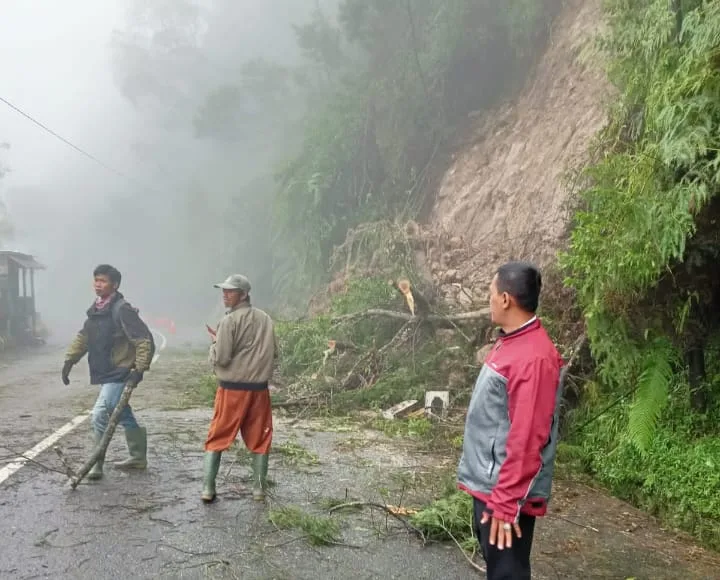 Awas Waspadai Jalan Tembus Tawangmangu Magetan Ruas Tlogodlingo Rawan