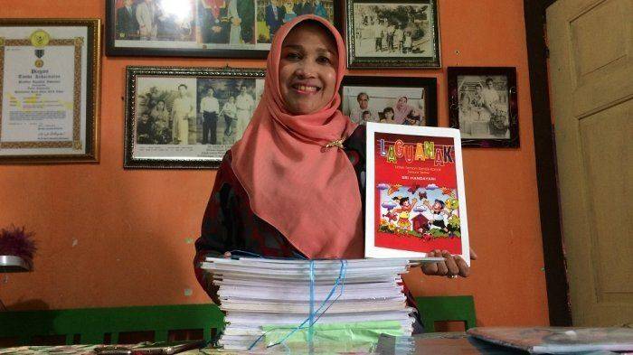 sri-handayani-saat-ditemui-tribunjateng-di-rumahnya_20180427_074053