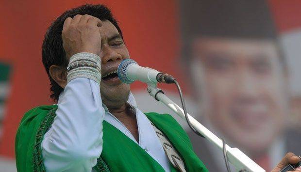 rhoma-irama-meriahkan-kampanye-akbar-khofifah-emil-di-probolinggo-1