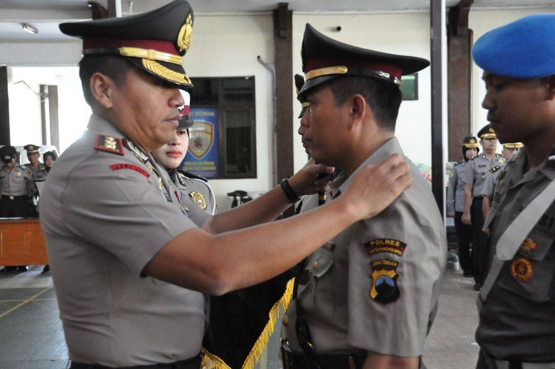 Sertijab kapolsek eromoko