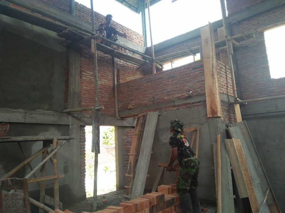 111118tmmd lempar batu bata