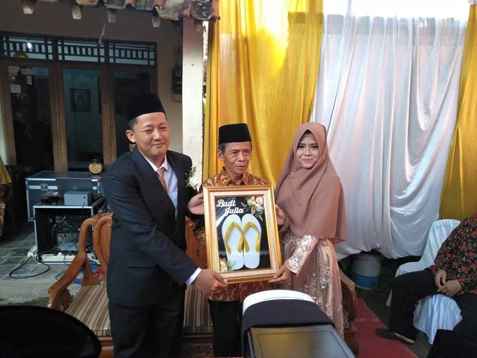 sendal jepit fb berita kebumen