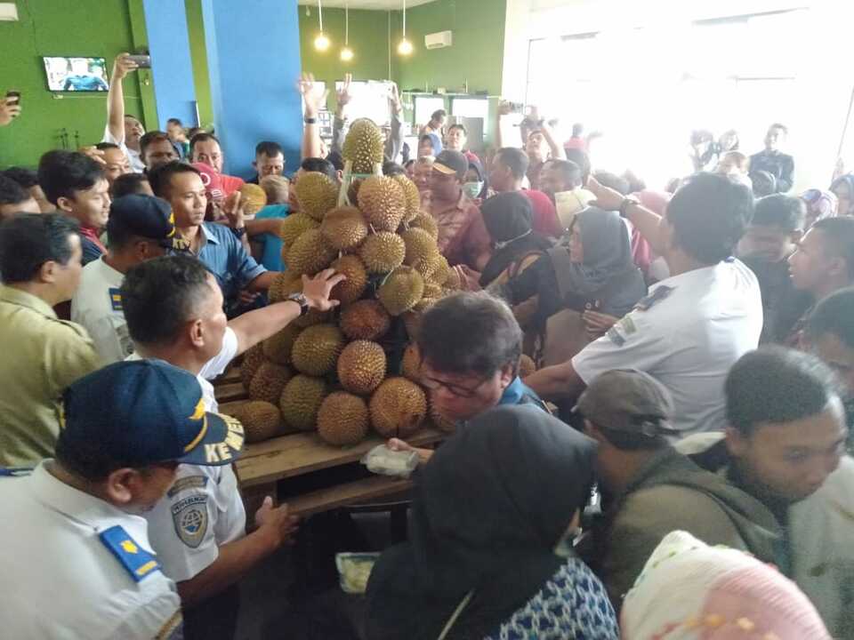 060219gunungan durian