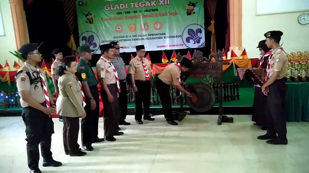 Gladi tegak
