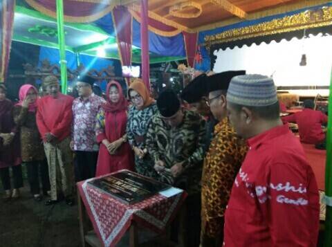 Jembatan pelangi menjing