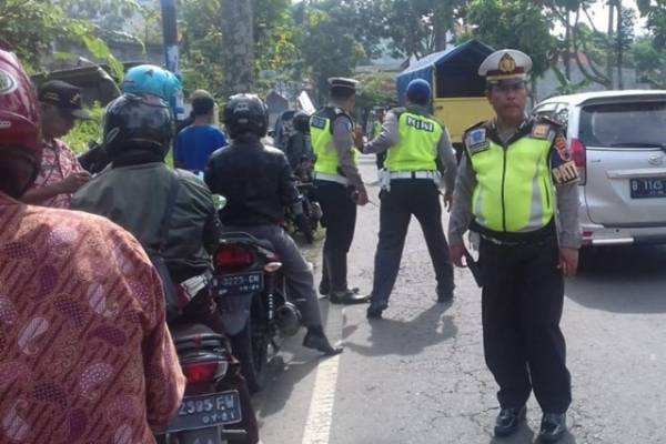 share_9602_petugas_saat_melakukan_giat_op_20190516062455