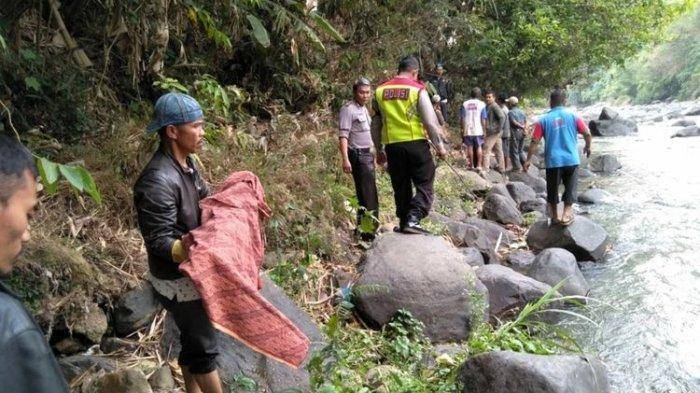proses-evakuasi-penemuan-jasad-anak-di-sungai-cimandiri