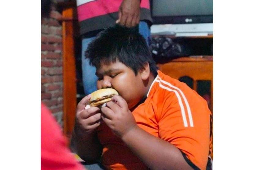 rizal-bocah-penjual-jalangkote-korban-perundungan-dari-kabupaten-pangkep_200519111613-834