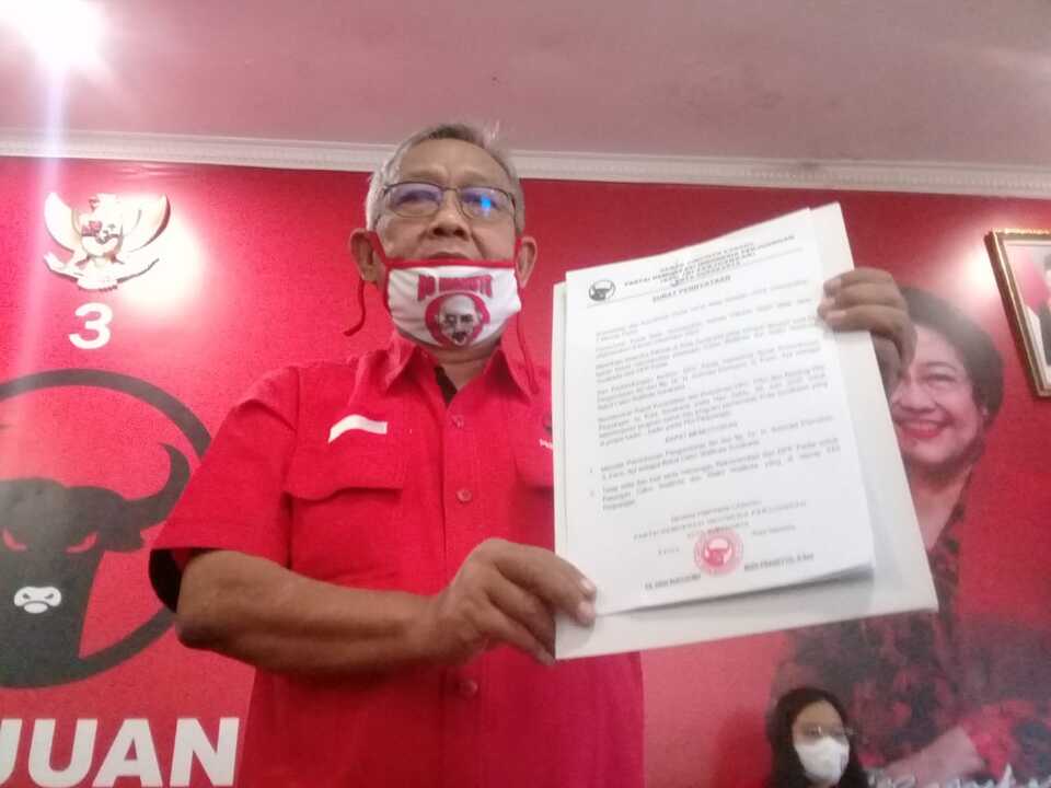 pdip solo tolak pengunduran diri purnomo