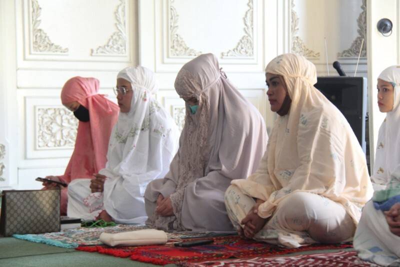 Bupati Kendal Mirna Annisa salat idul adha