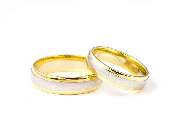 ilustrasi cincin pernikahan