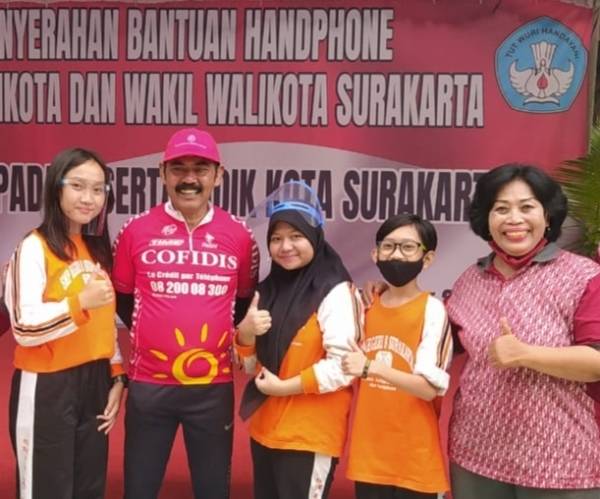 2711 - bantuan handphone - a