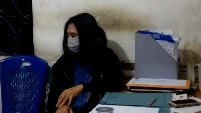 hh-saat-berkonsultasi-di-pos-fkpm-samarinda