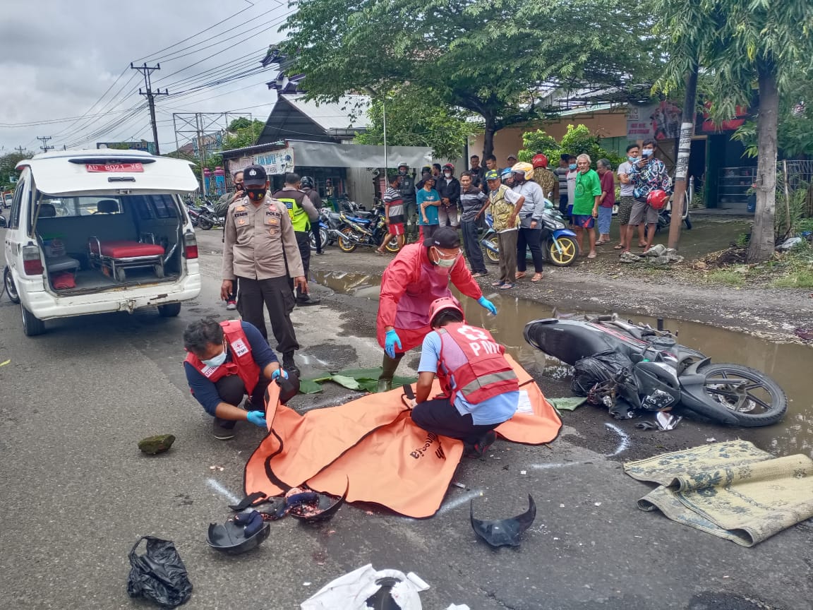 Mengerikan, Kecelakaan Maut Di Depan RM Sukowati Ngrampal Sragen Pagi ...