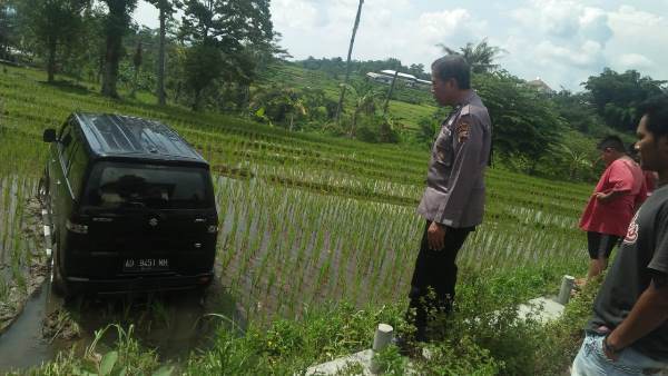 1503 - laka tunggal-a