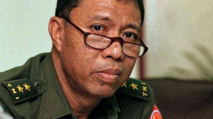 syarwan-hamid-kembalikan-gelar-adat