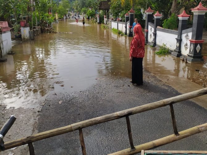  Banjir  Luweng Paranggupito Wonogiri Berdampak  Pada 