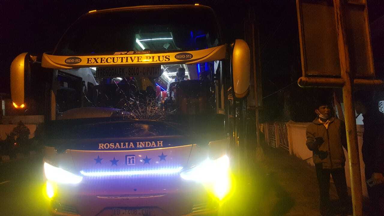 laka bus sumber solo