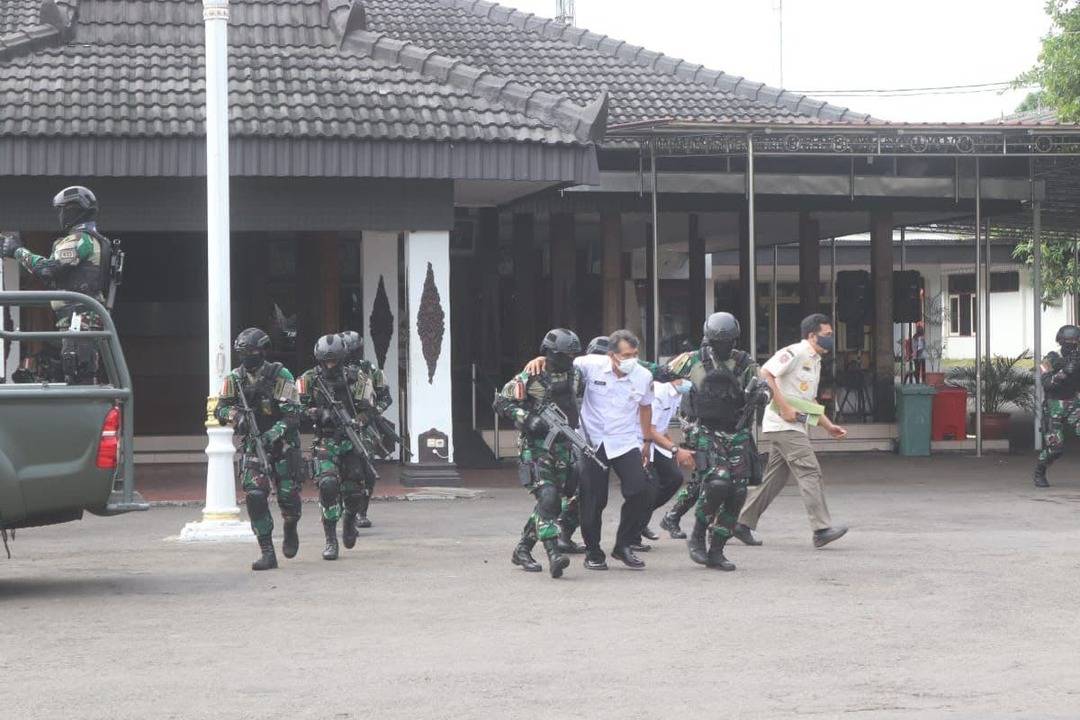 Latihan KOSTRAD Latihan KOSTRAD