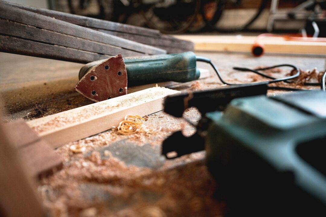 ilustrasi membuat mebel pexels