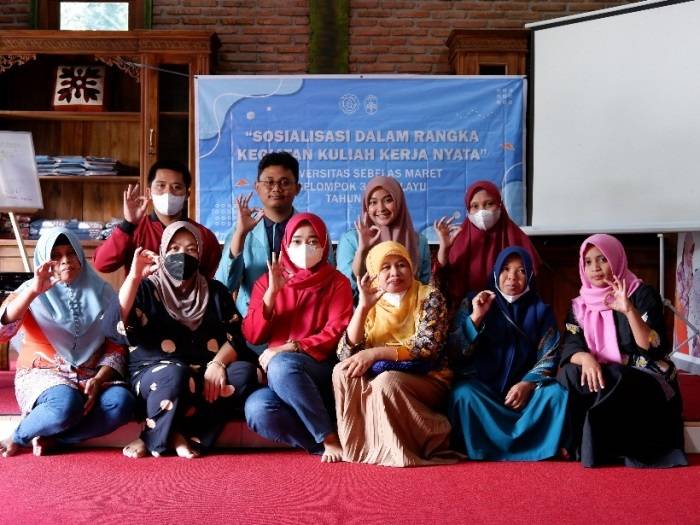 0103 - Mahasiswa KKN Unisri