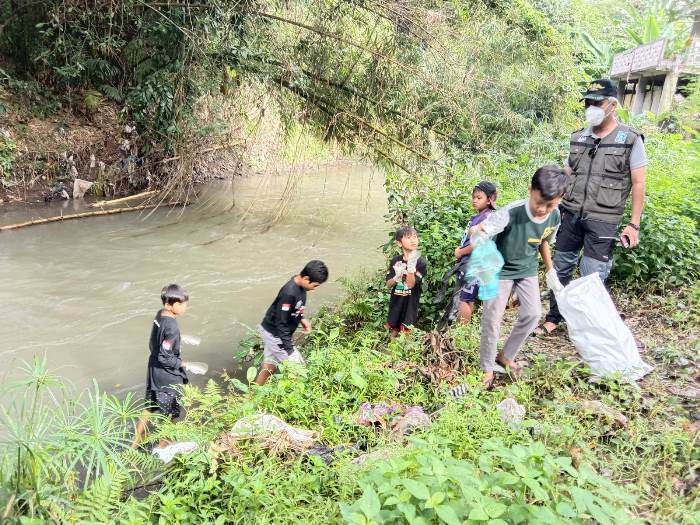 2903 - bersih sungaai