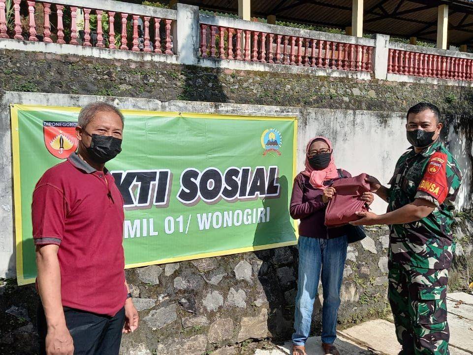 Minyak goreng gratis Minyak goreng gratis