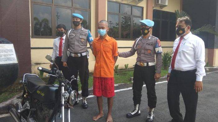 1905 - pencuri motor