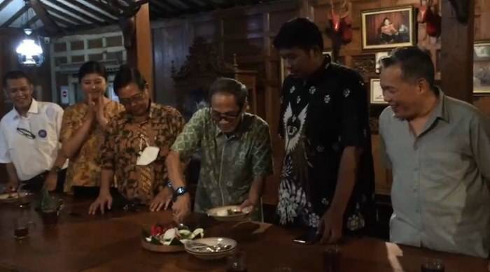 2805 - solo mengajar