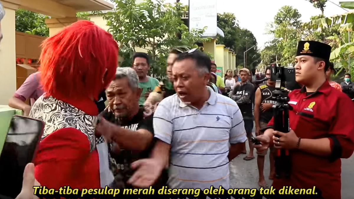 Pesulap Merah Datangi Padepokan Gus Samsudin untuk Pembuktian Ilmu | Foto : Youtube Marcel Radhival