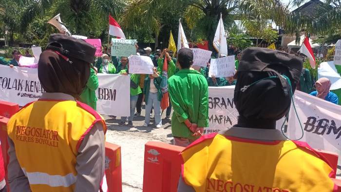 1409 - demo boyolali