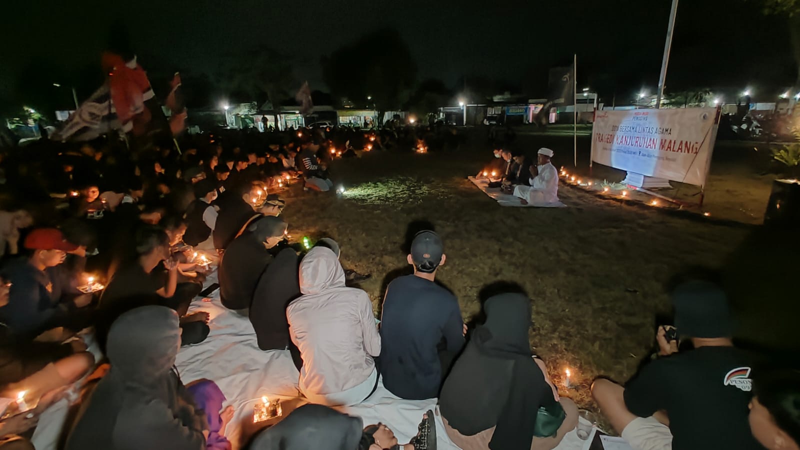 Kenang 7 Hari Tragedi Kanjuruhan, Ratusan Suporter Dan Tokoh Lintas ...