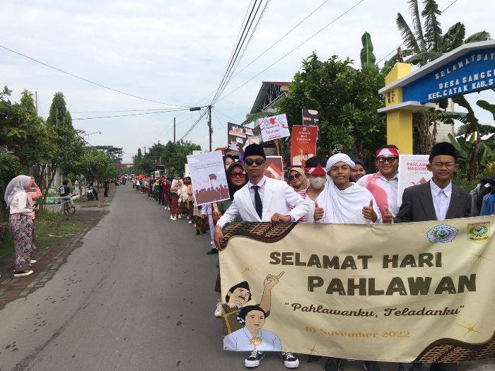 1111 - hari pahlawan