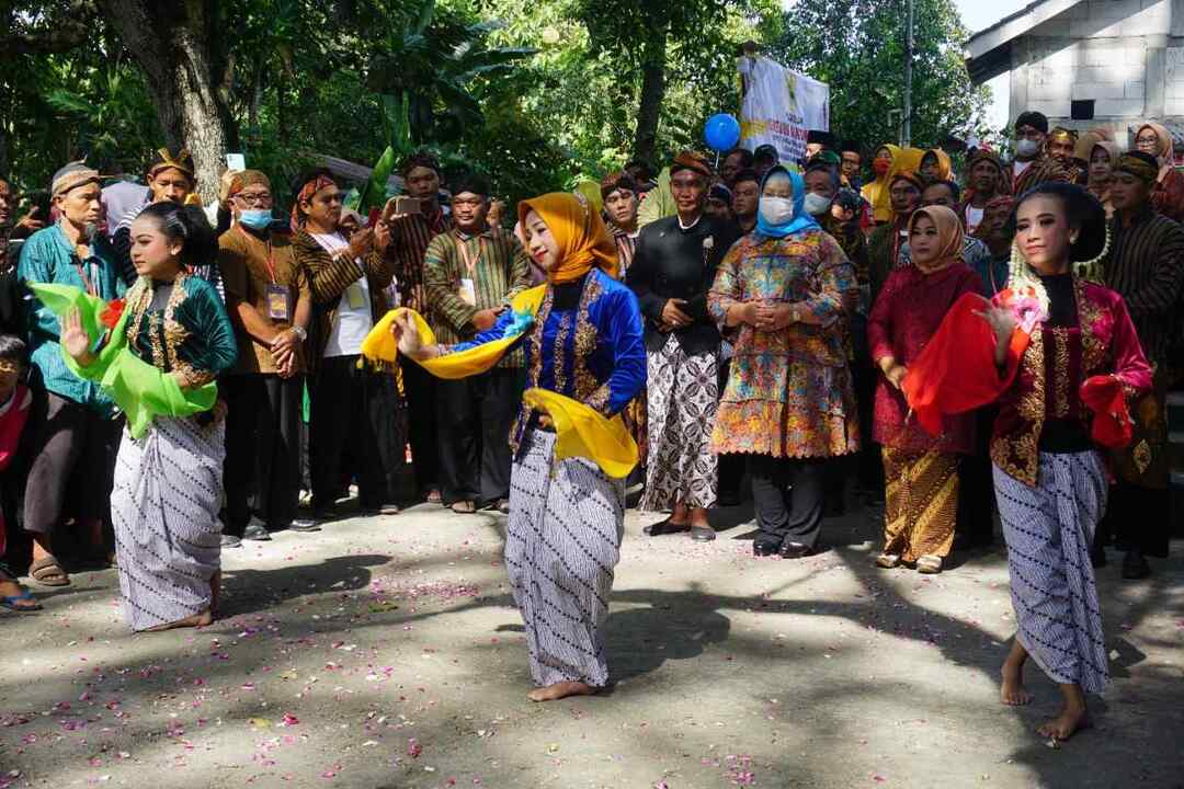 C1F334B0-205B-4279-BCCC-B71E1ECAC89A