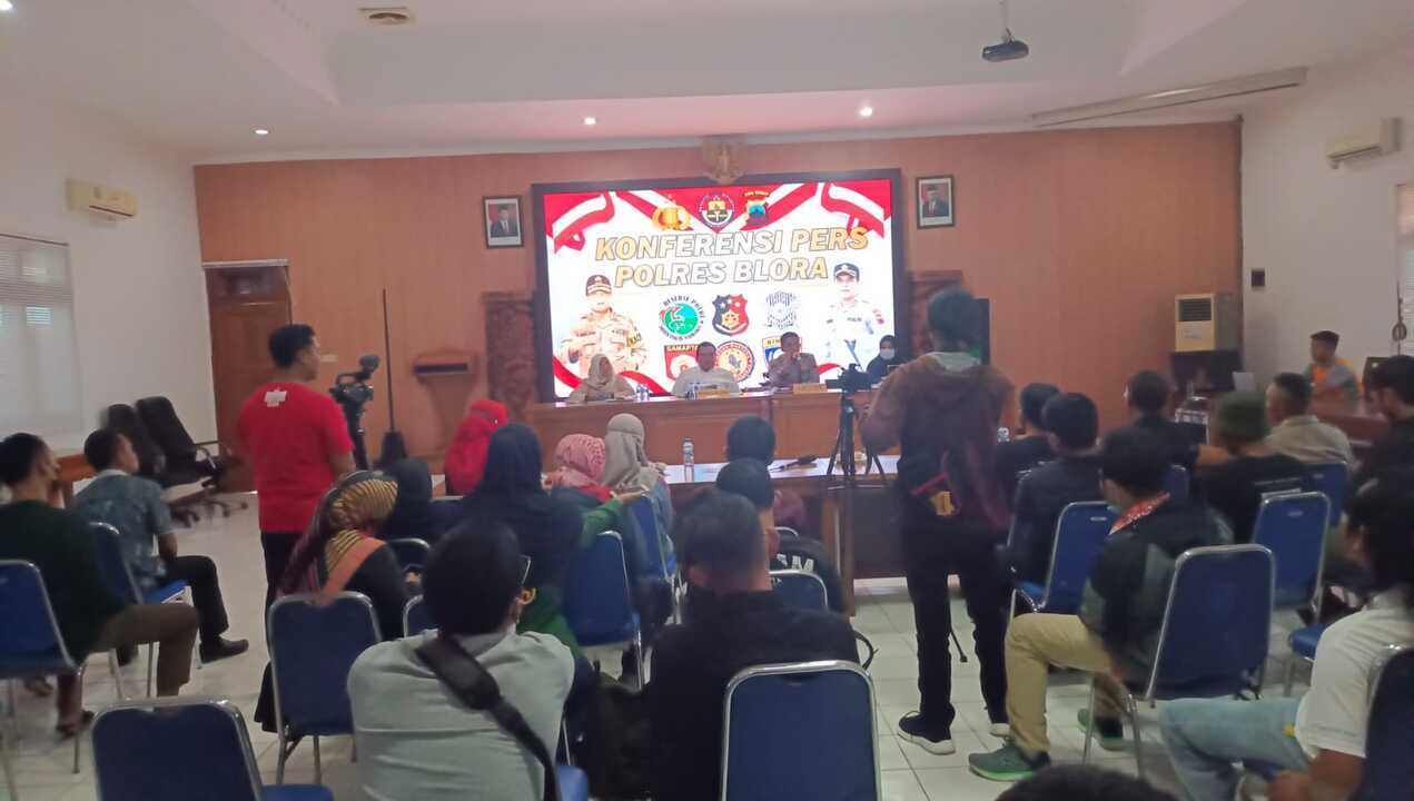 konferensi pers polres blora