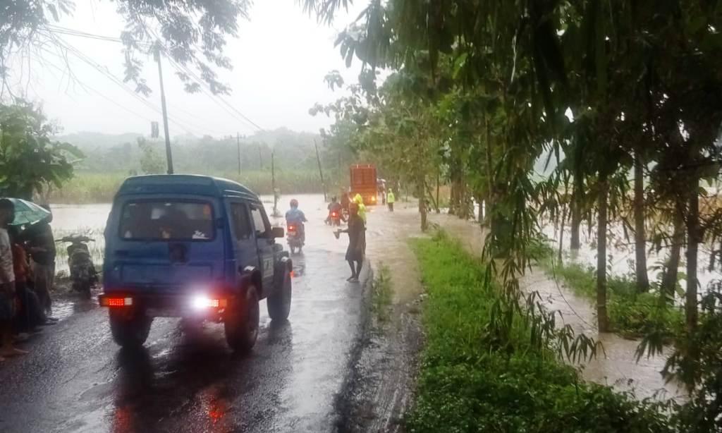 Diguyur Hujan Selama 5 Jam Jalur Tanon Mondokan Sragen Banjir Parah ...