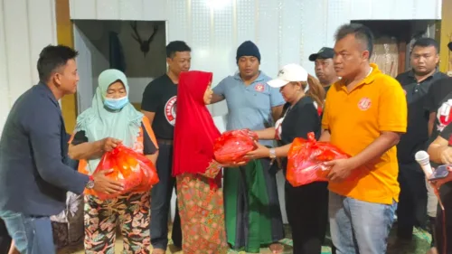 paguyuban Sahabat Dangkel menggelar acara bakti sosial (Baksos) bagi masyarakat kurang mampu di Desa Jambanan, Kecamatan Sidoharjo, Kabupaten Sragen, Provinsi Jawa Tengah, pada Minggu (26/3/2023)