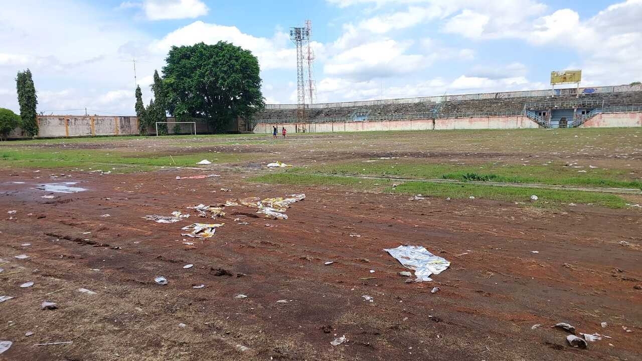 sampah stadion