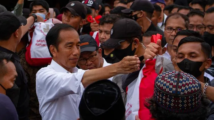 0204 - Jokowi lagi