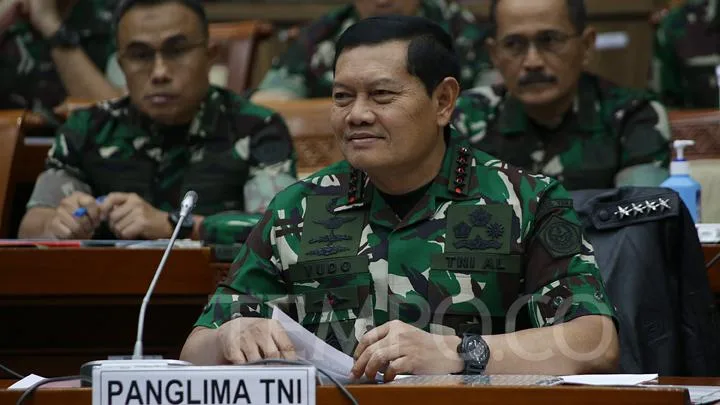 1804 - panglima TNI
