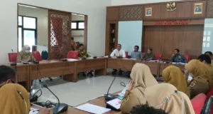 Pansus LKPj DPRD Sragen saat melakukan rapat bersama yang turut dihadiri Kepala Dinas Kesehatan (Dinkes) Kabupaten Sragen, Senin (3/4/2023) | Huriyanto