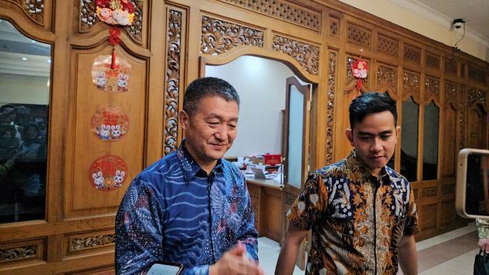 Dubes RRT dan Gibran Rakabuming Raka