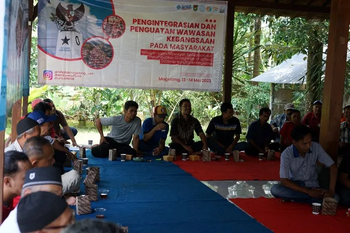 1805 - radikalisasi kegiatan sosialisasi pencegahan radikalisasi bagi warga Magelang oleh Mahasiswa UNS Surakarta