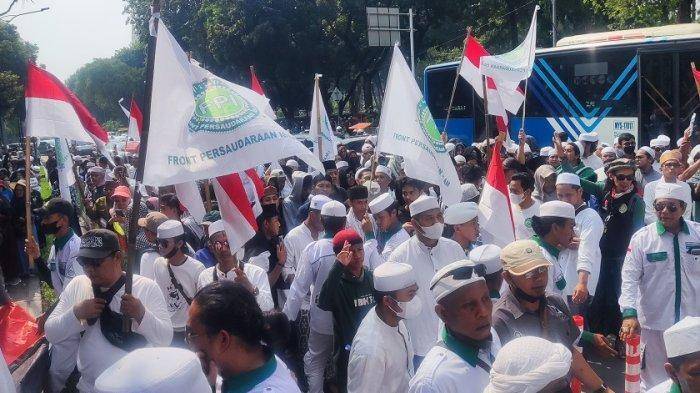 aksi unjuk rasa FPI