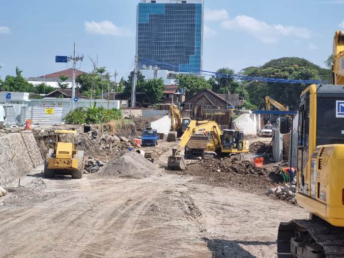 2606 - viaduk proyek Viaduk Gilingan Solo