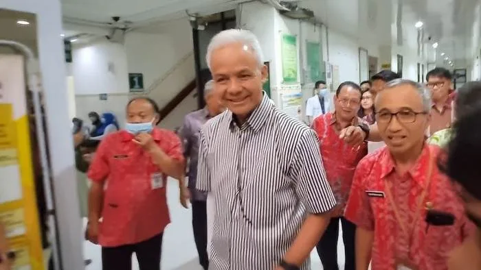 Ganjar Pranowo di RS Dr Muwardi, Solo