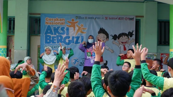 murid-murid SDIT Nur Hidayah Surakarta sedang mengikuti kegiatan di sekolah