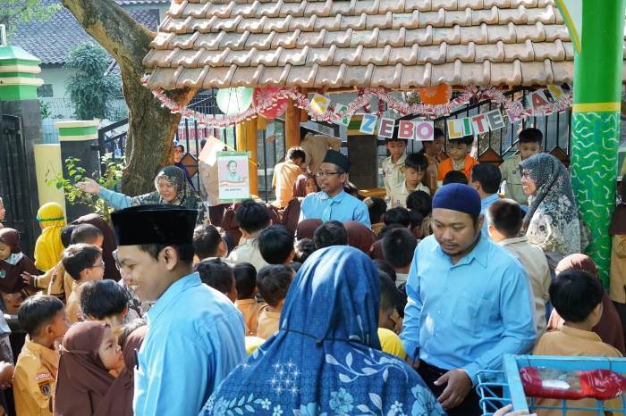 Gazebo literasi dilaunching di SDIT Nur Hidayah Solo