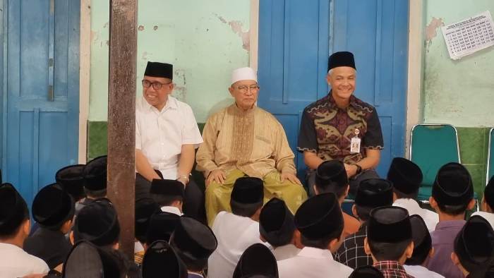 Ganjar Pranowo sowan Kiai di Ponpes Al Muayyad Solo