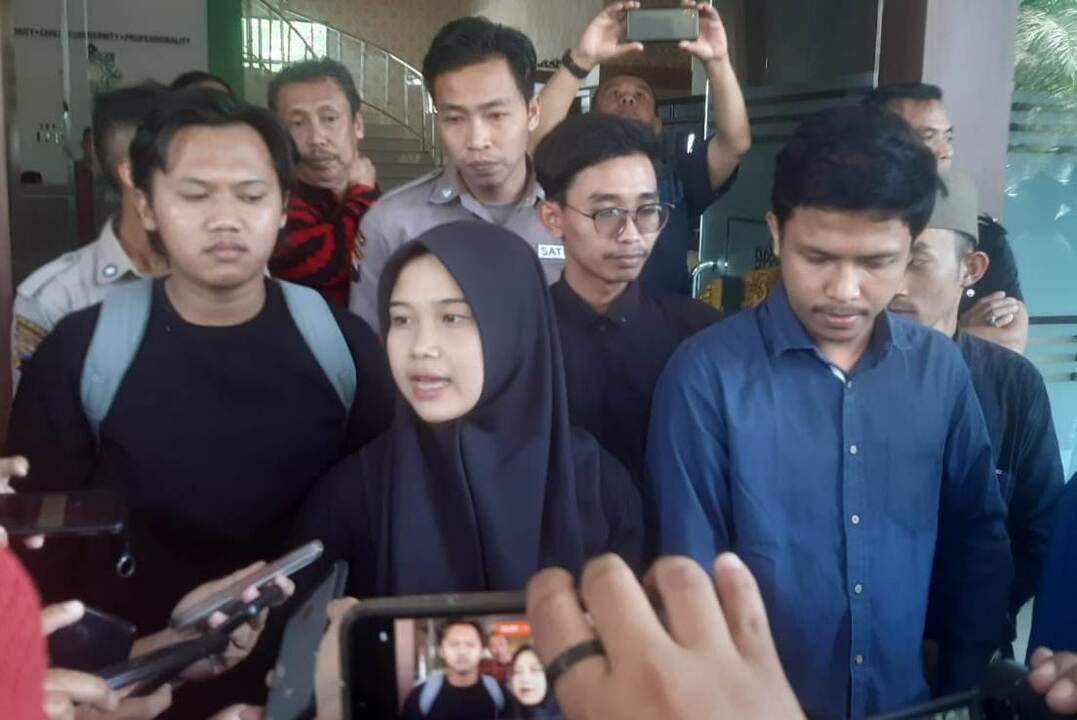 mantan Ketua Dewan Mahasiswa (DEMA), Ayuk Latifah